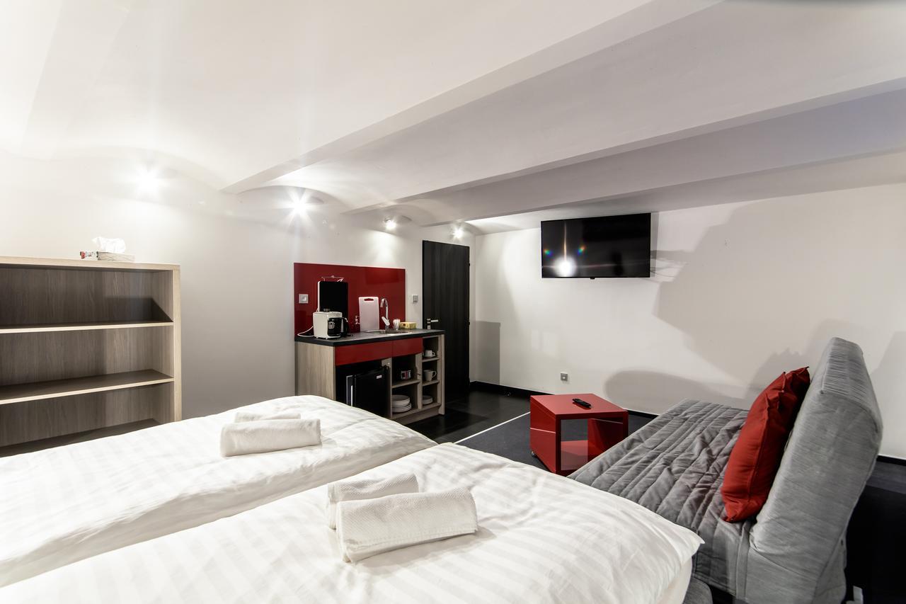 Silesia Residence Ostrava Luaran gambar A typical studio apartment