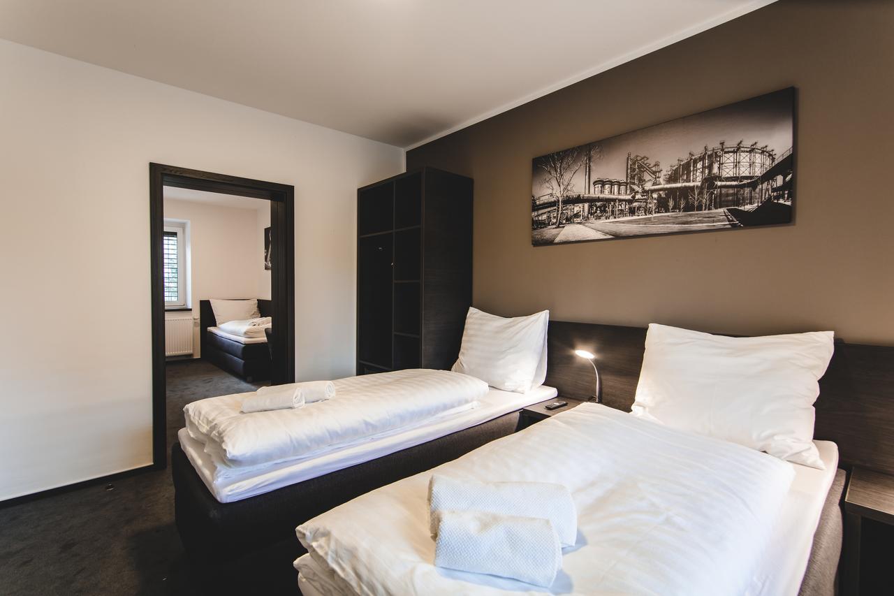 Silesia Residence Ostrava Luaran gambar A typical room at the hotel